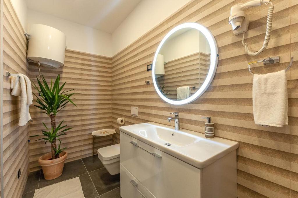 X Boutique Marinac Studio Apartments & Rooms Šibenik Eksteriør bilde